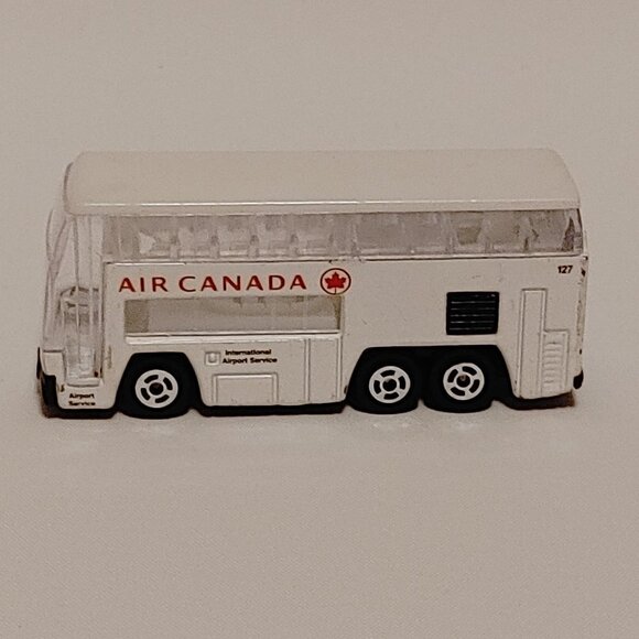 RealToy Air Canada International Airport Service Bus Die Cast Toy Vehicle - Picture 1 of 5